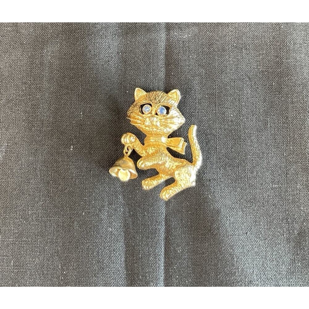 Vintage Avon Cat Kitty Brooch Pin Hanging Bell Blue Rhinestones Gold Tone 1970